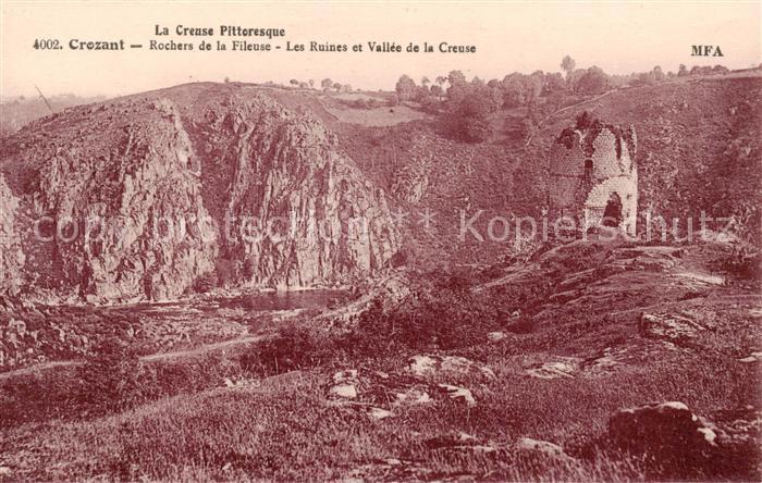 Crozant 23 Creuse Rochers de la Fileuse Les Ruines et Vallee de la Creuse
