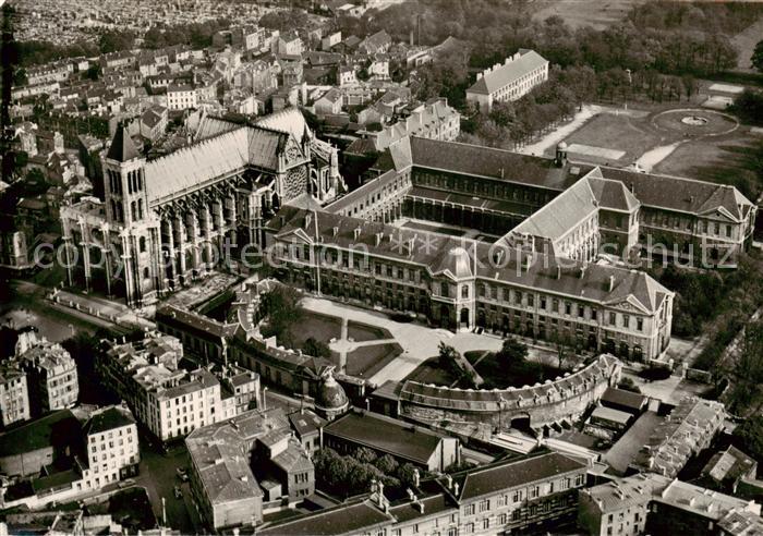 Saint-Denis  93 Seine Abbaye et le Palais de la Legion d’Honeur Vue aerienne