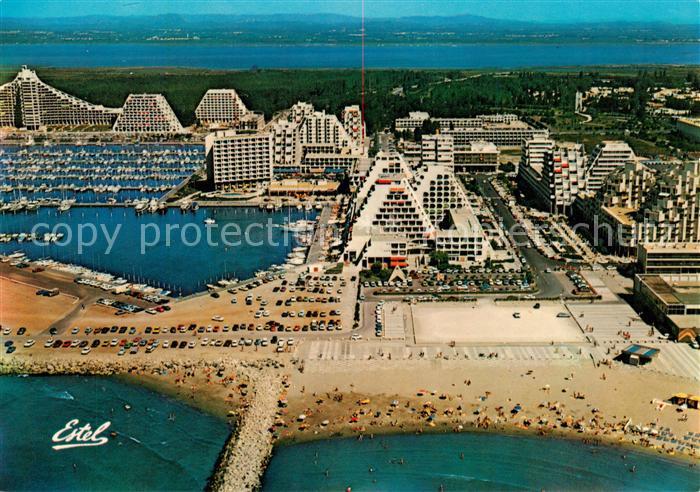 La Grande-Motte 34 Vue aerienne La place de l’Epi et la rue du Casino Le port