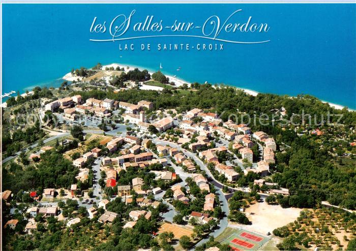 Les-Salles-sur-Verdon 83 Var Village provencal sur les bords du lac de Saint Cro