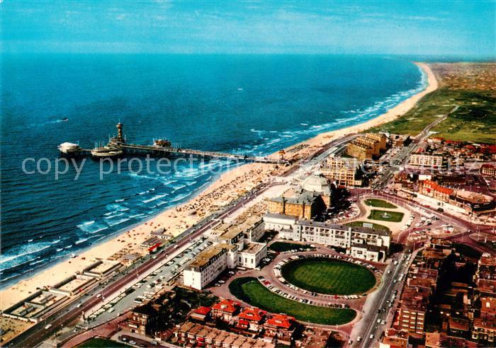 Scheveningen NL Boulevard en Zee Strand Seebruecke