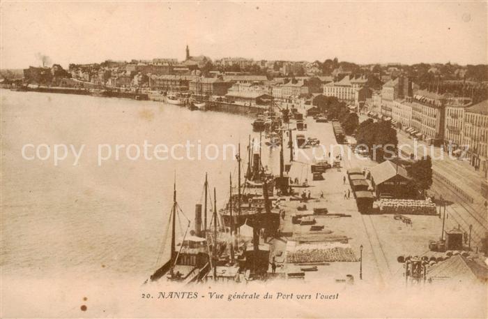 Nantes 44 Vue generale du Port vers l ouest