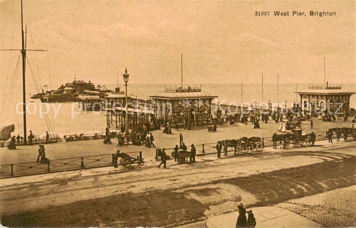 Brighton  East Sussex UK West Pier m. Kutschen