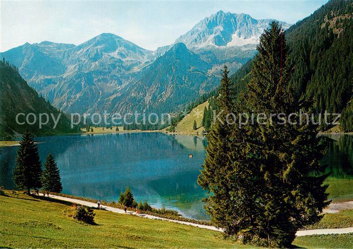 Vilsalpsee 1168m Tannheim Tirol AT Gesamtansicht m. Kirchdachspitze  Kugelhorn u