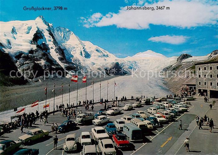 Grossglockner 3798m Kaernten AT Hochalpenstrasse Parkplatz Freiwandeck und Johan