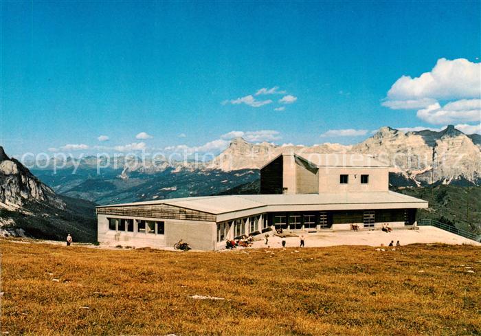 Cima Boe 3152m Dolomiti Dolomiten IT Stazione a monte funivia Boe verso il Sasso