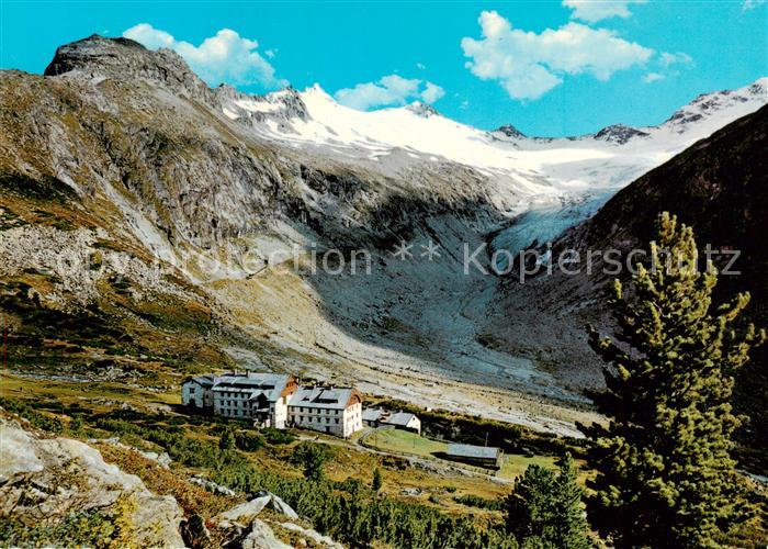 Berlinerhuette 2040 Zillertal AT mit Hornkees Hornspitzen und Thurnerkamp