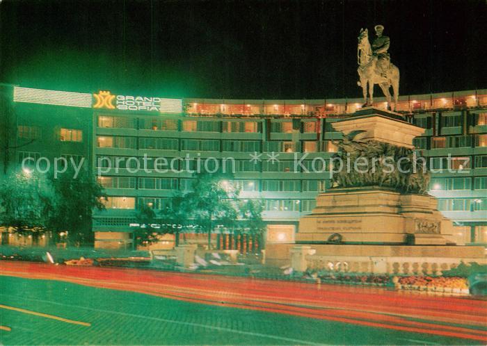 Sofia Sophia Monument des Frères libérateurs Grand Hôtel Sofia la nuit