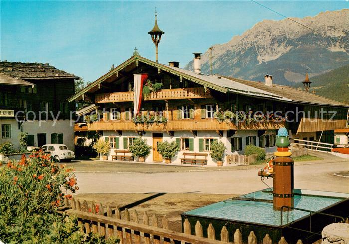 Ellmau Elmau Tirol AT Bauernhaus Brunnen Wilder Kaiser Kaisergebirge