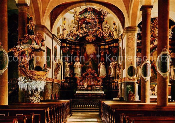 Traunkirchen AT Inneres der Wallfahrtskirche Fischerkanzel Altar