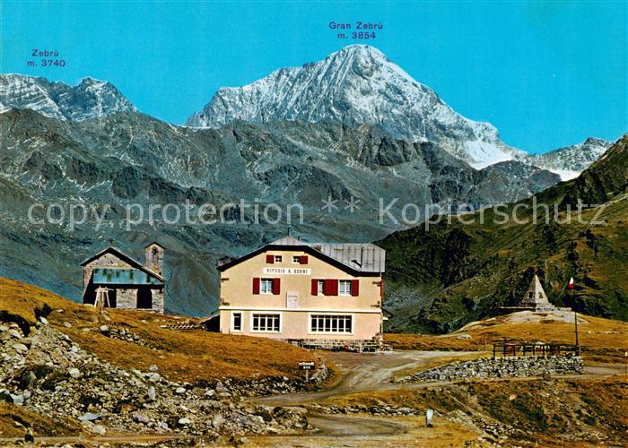 Passo Gavia 2652m dello Stelvio Stilfserjochpass IT Rifugio Berni Chiesetta e Mo