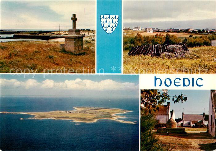 Hoedic 56 Morbihan Le port Le bourg Vue generale aerinne de l'ile