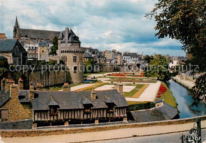 Vannes 56 Les remparts et la tour du Connetable au premier plan les lavoire