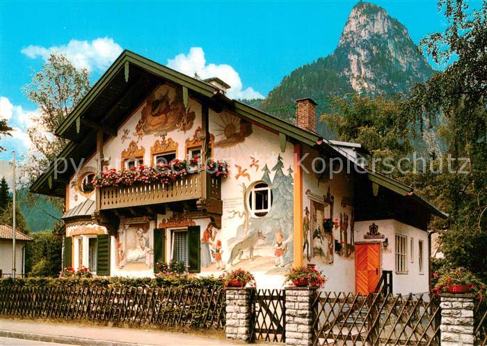 OBERAMMERGAU Bayern Rotkaeppchenhaus mit Kofel