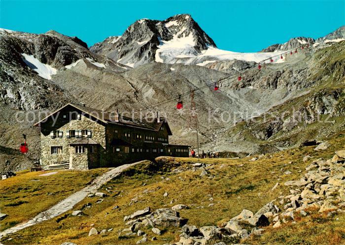 Stubaital Dresdner Huette mit Schaufelspitze Stubaier Wildspitze Stubaier Gletsc