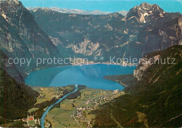 Obertraun AT Fliegeraufnahme mit Hallstatt und Plassen