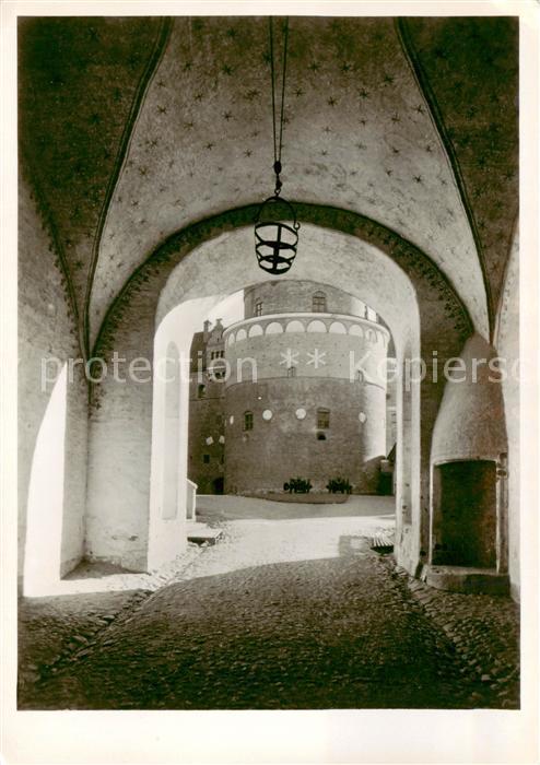 Gripsholm Straengnaes Sweden Slott Griptornet sett genom yttre portvalvet