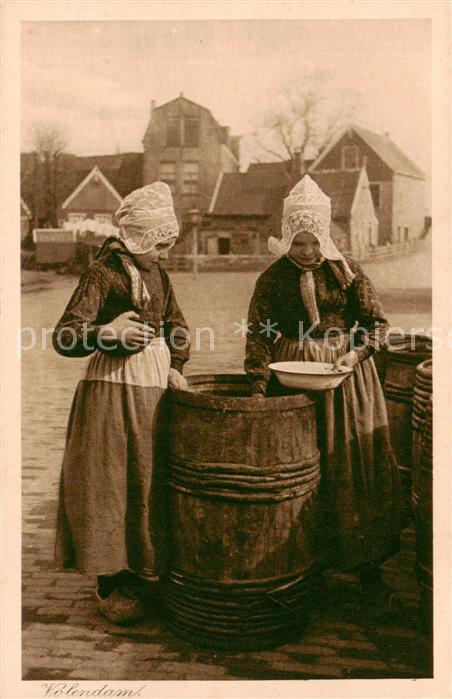 Volendam Trachtenfrauen