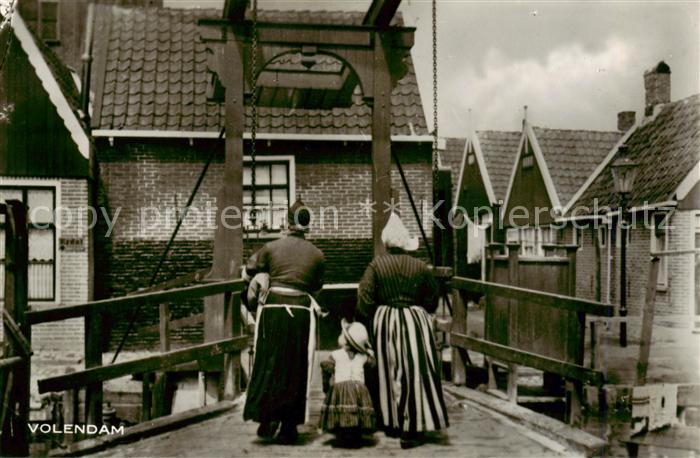 Volendam Ortsmotiv mit Ziehbruecke