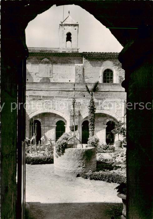 Tarascon 13 Abbaye de Saint Michel de Frigolet Interieur du Cloitre et le Cloche