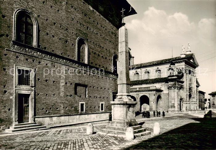 Urbino IT Il Duomo Obelisco Egiziano e Palazzo ducale