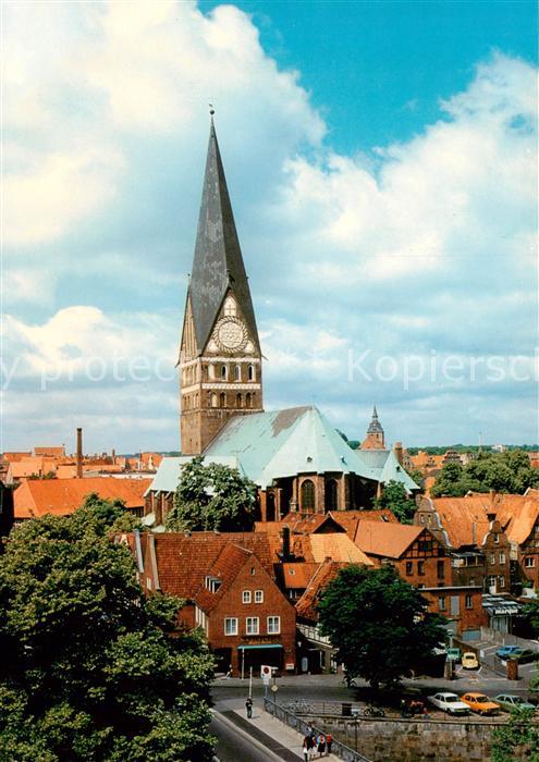 LueNEBURG  CITY St. Johanniskirche im Hintergrund Turm der Michaeliskirche
