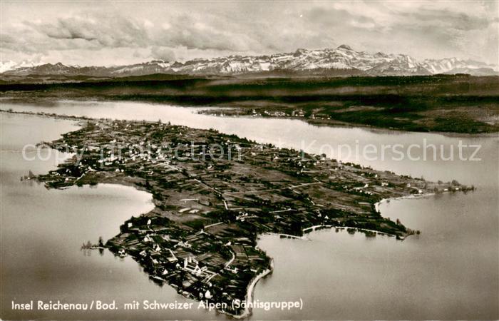 Insel Reichenau mit Schweizer Alpen Saentisgruppe