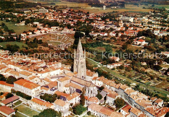 Saintes 17 Vue generale aerienne sur l’Eglise Saint Eutrope Les arenes gallo rom