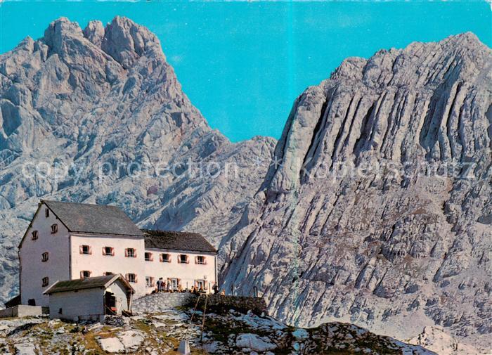Riemannhaus 2177m Steinernes Meer AT mit Schoenfeldspitze und Wurmkopf