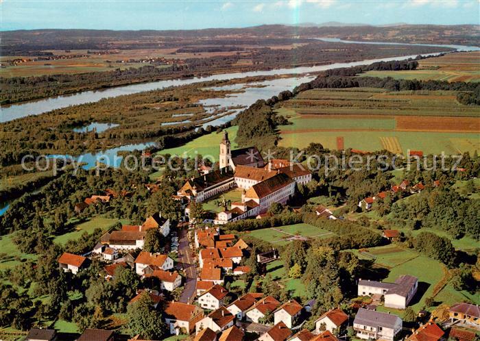 Reichersberg Inn Fliegeraufnahme mit Augustiner Chorherrnstift