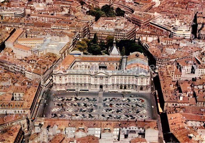 Toulouse 31 Ville d’Art cite des Violettes Le Capitole sa Place et son square Vu
