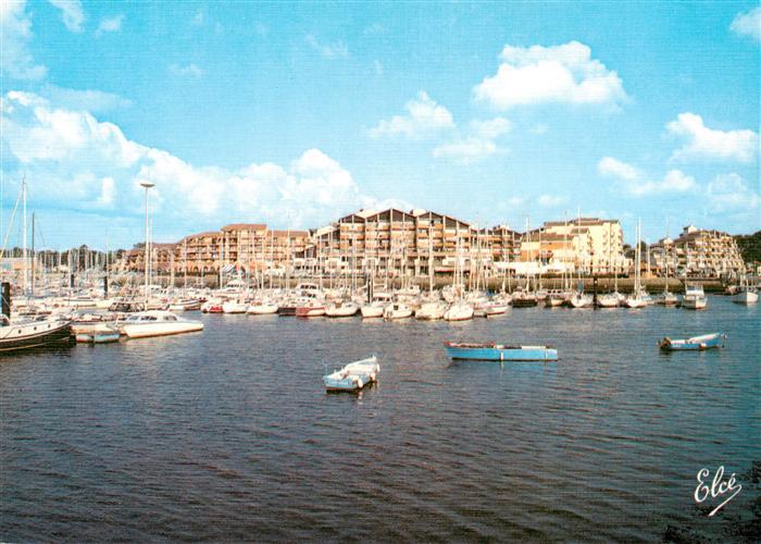 Capbreton Port de plaisance avec les Mille Sabords