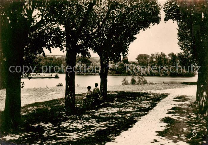 Bonnieres Oise La Promenade au bord de la Seine