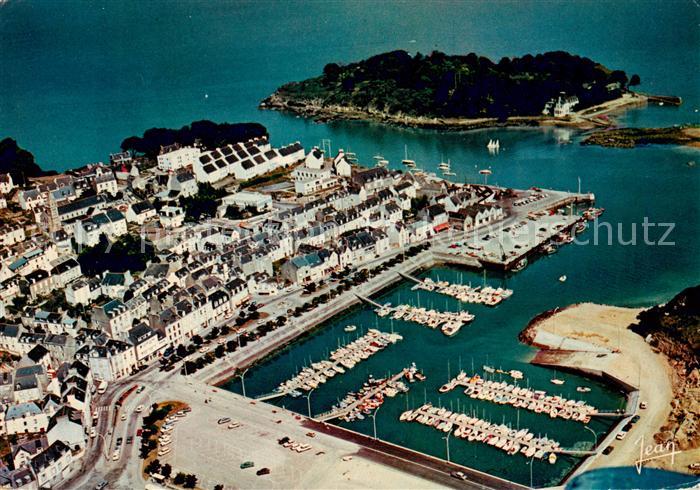 Treboul Douarnenez 29 Finistere Vue aerienne du port de plaisance et de l’ile Tr