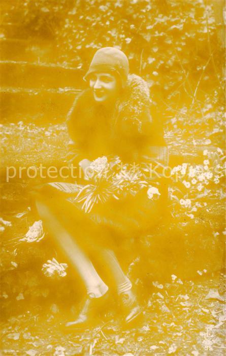 Foto LC Paris Nr. Nr. 95 Frau Hut Blumen