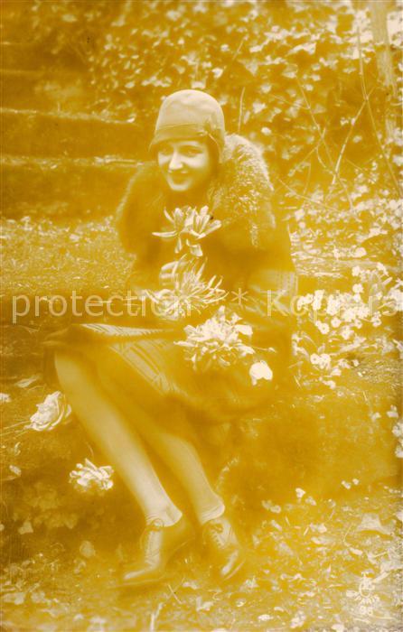 Foto LC Paris Nr. Nr. 95 Frau Hut Blumen