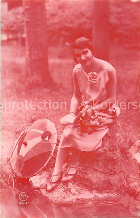 Foto EP Nr. Nr.3513 Frau Wald Buch Sonnenschirm