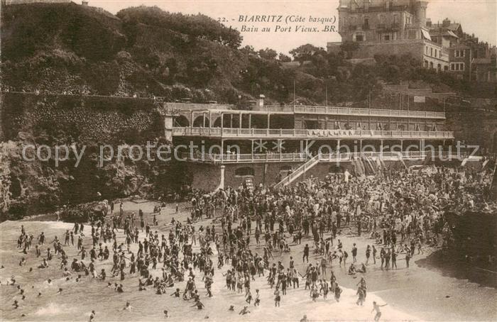 Biarritz Pyrenees Atlantiques Le Bain au Port Vieux