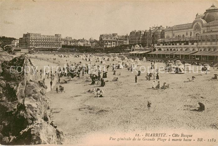 Biarritz Pyrenees Atlantiques Vue generale de la Grande Plage a maree basse