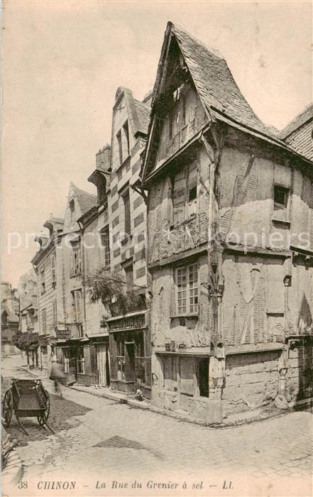 Chinon 37 Indre et Loire La Rue du Grenier a sel