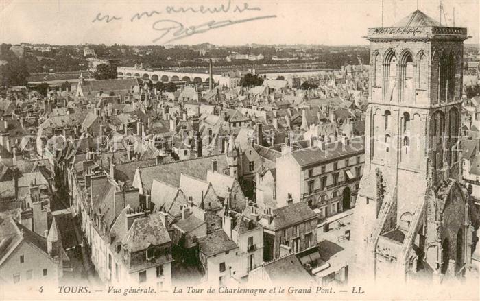 Tours 37 Vue generale La Tour de Charlemagne et le Grand Pont