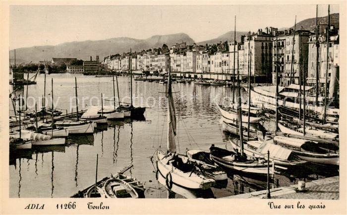 Toulon Var Vue sur les quais