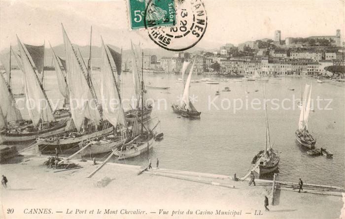 Cannes 06 Le Port et le Mont Chevalier Vue prise du Casino Municipal