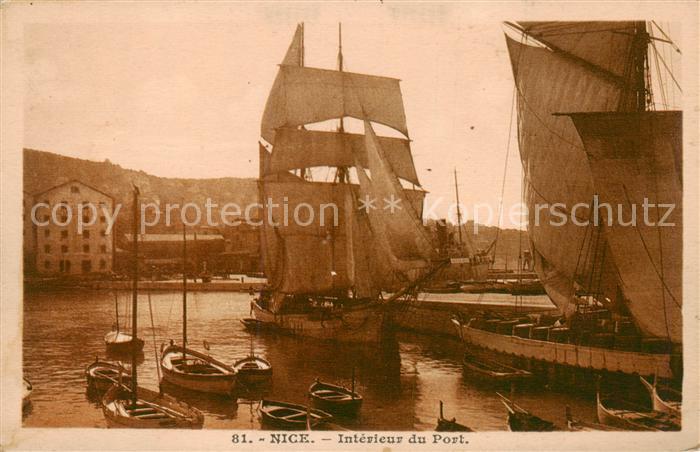 Nice  06 Nizza Interieur du Port