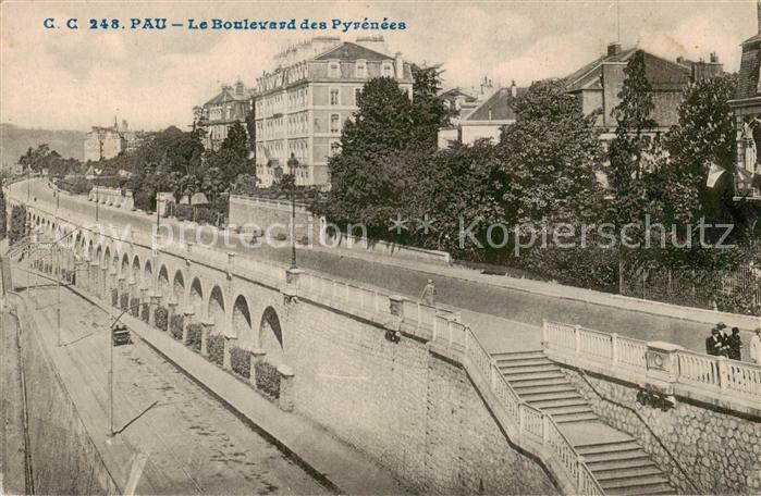 Pau 64 Le Boulevard des Pyrenees