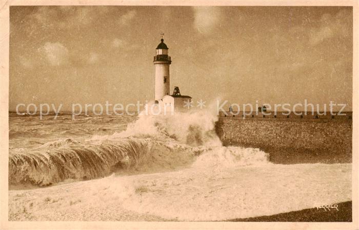 Le Treport 76 Le Phare par tempete