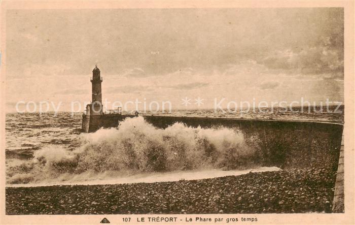 Le Treport 76 Le Phare par gros temps