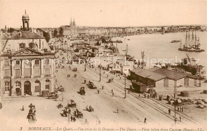 Bordeaux 33 Les Quais Vue prise de la Douane