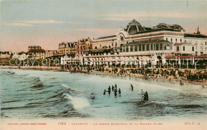 Biarritz Pyrenees Atlantiques Le Casino Municipal et la Grande Plage