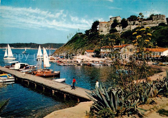 Port-Cros 83 Var Le Port le hameau des Pecheurs et le Fort du Moulin